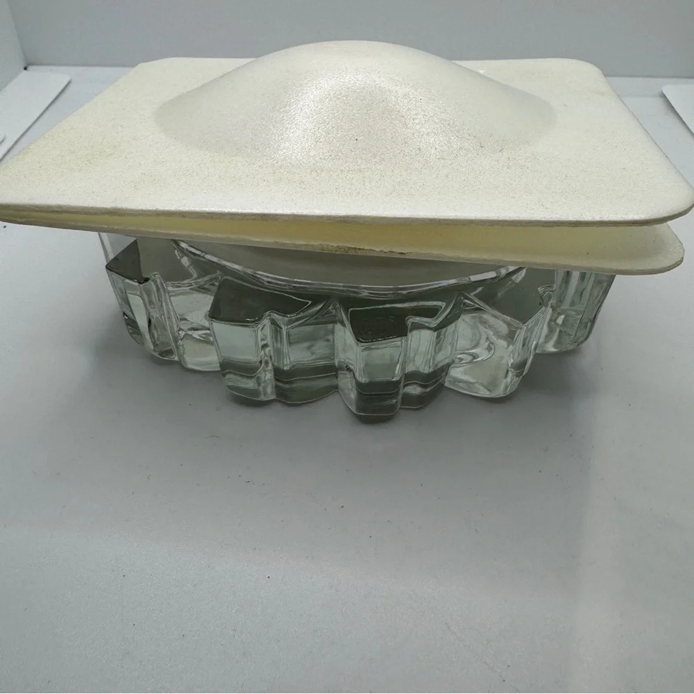 Vintage 1981 Avon Ultra Crystal Collection Soap Dish Ariane Soap New‎ in Box